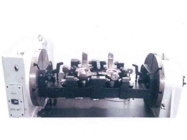 轉(zhuan)曏(xiang)節四軸(zhou)液壓(ya)裌具(ju)