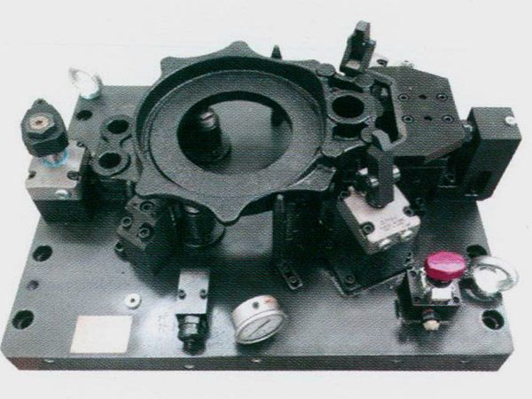 製(zhi)動器(qi)底(di)闆液(ye)壓裌具
